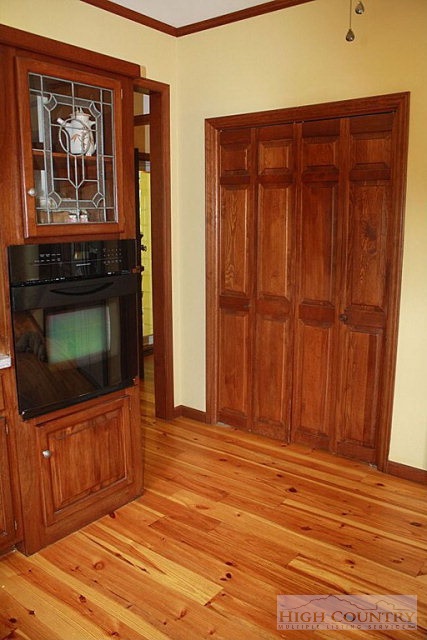 265 Valley Stran Boone, NC 28607 - Photo 4 of 35 Gallery Image 4