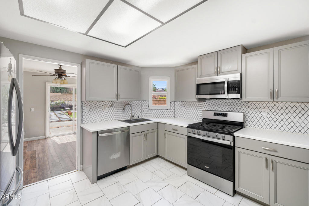 28942 Rue Daniel Santa Clarita, CA 91387 - Photo 13 of 43 DSC01634