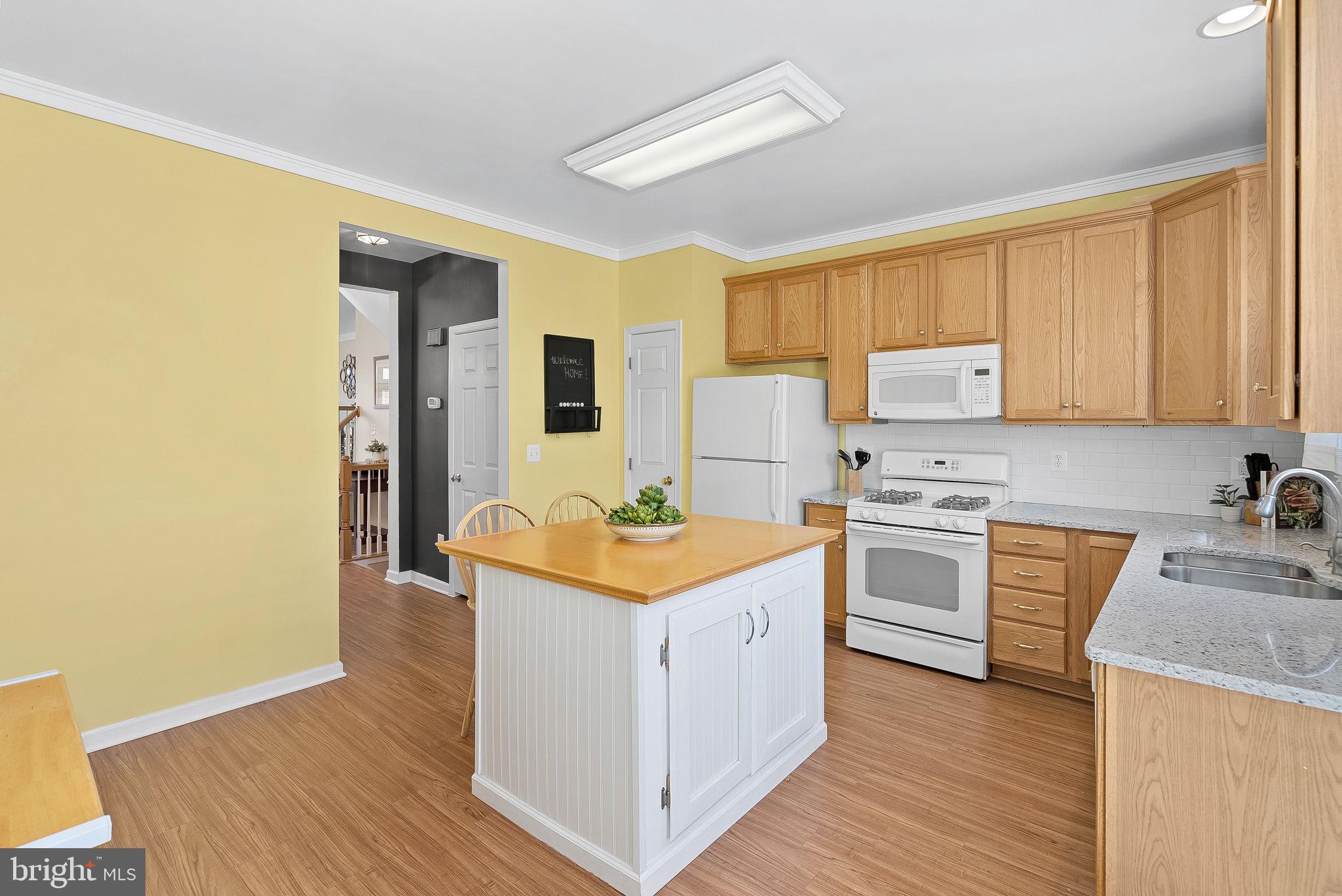 42593 Pine Forest Drive Chantilly, VA 20152 - Photo 16 of 33