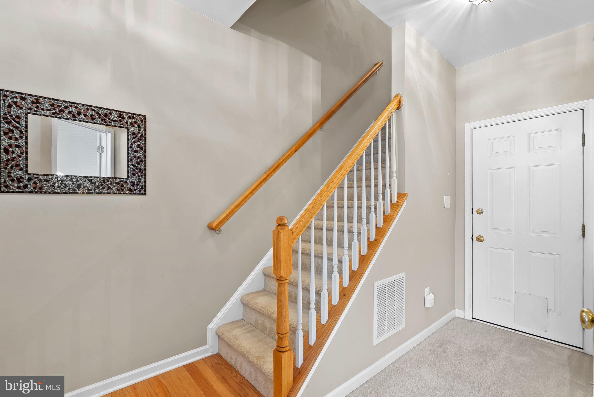 42593 Pine Forest Drive Chantilly, VA 20152 - Photo 2 of 33