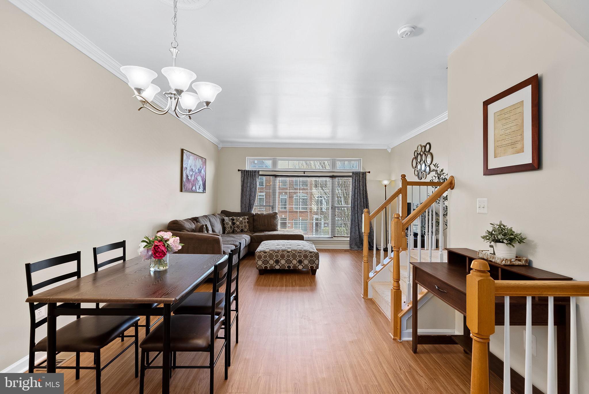 42593 Pine Forest Drive Chantilly, VA 20152 - Photo 5 of 33