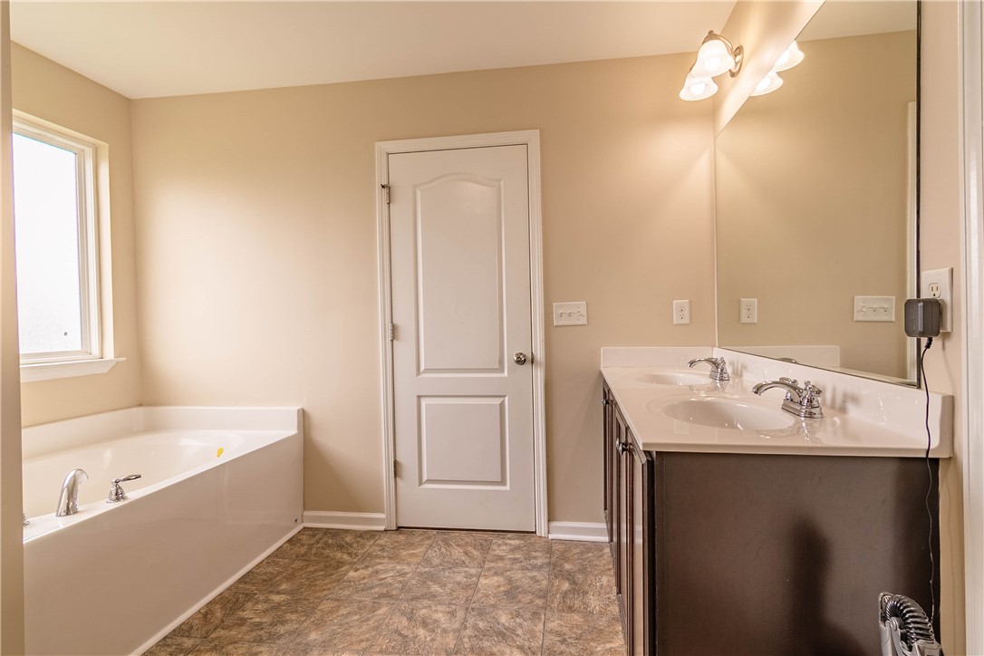 129 Saddlebrook Avenue Pickens, SC 29671 - Photo 23 of 38 Primary Bathroom
