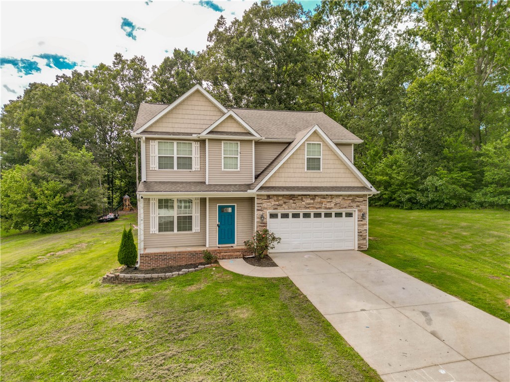 129 Saddlebrook Avenue Pickens, SC 29671 - Photo 3 of 38