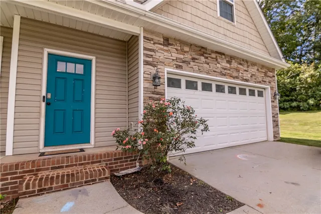 $400,000 | 129 Saddlebrook Avenue, Pickens, SC 29671