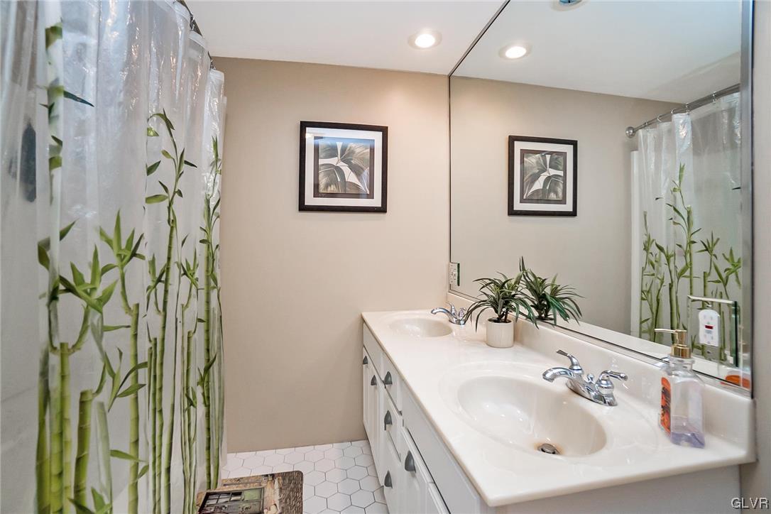 816 Stones Crossing Road Easton, PA 18045 - Photo 20 of 47 Gallery Image 20