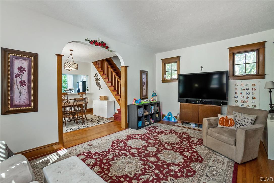 816 Stones Crossing Road Easton, PA 18045 - Photo 4 of 47 Gallery Image 4