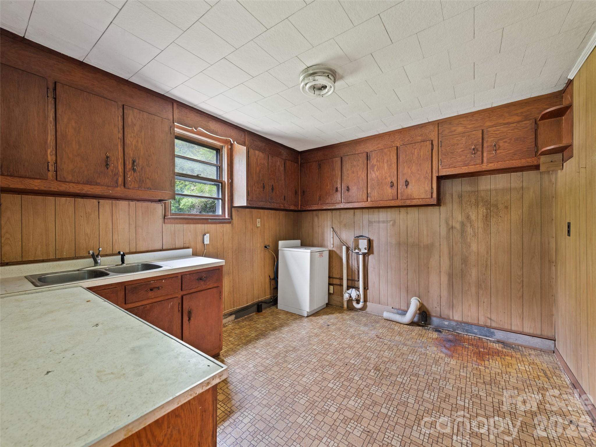 140 Old Leicester Road Asheville, NC 28804 - Photo 14 of 31