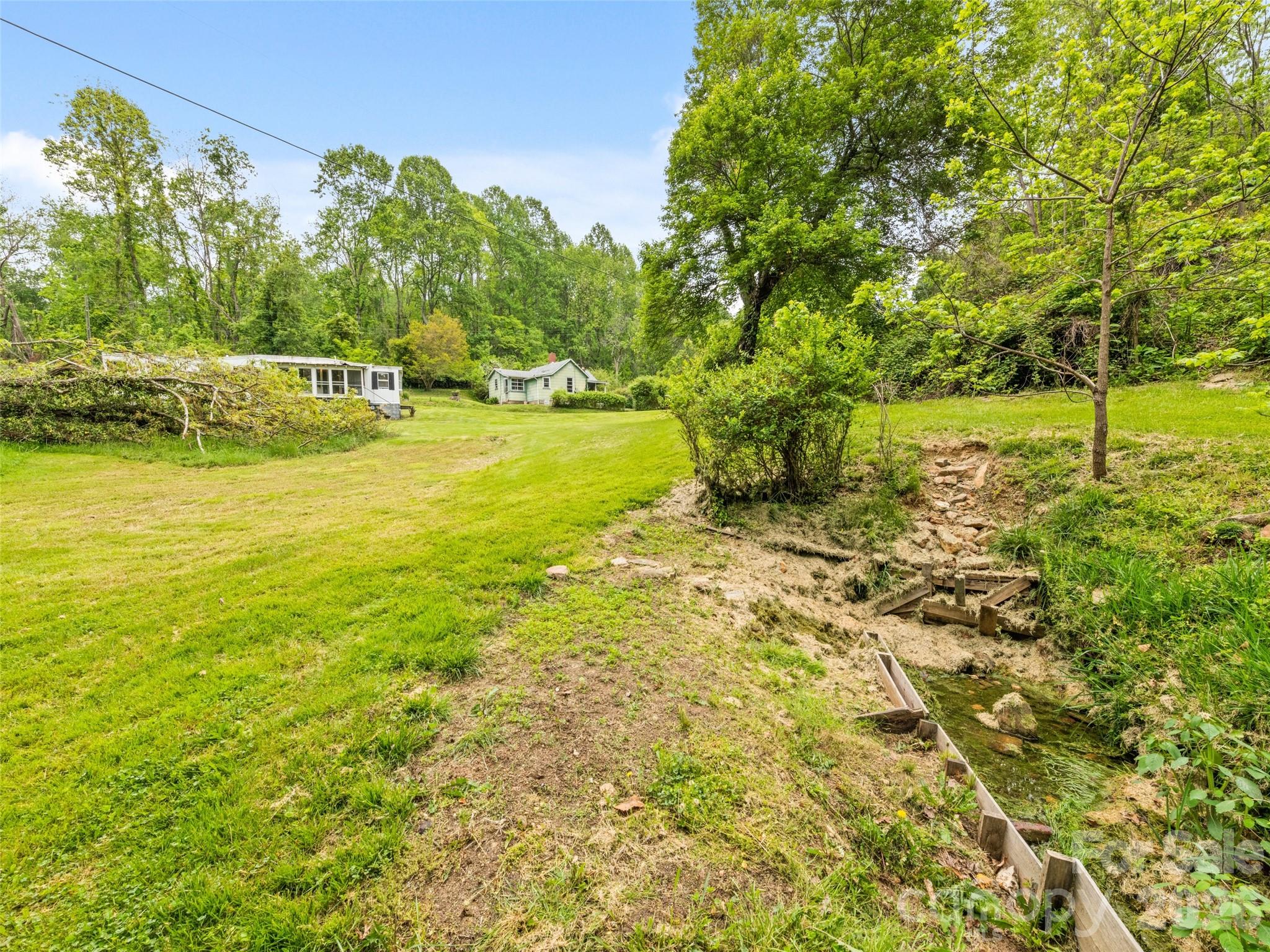 140 Old Leicester Road Asheville, NC 28804 - Photo 2 of 31