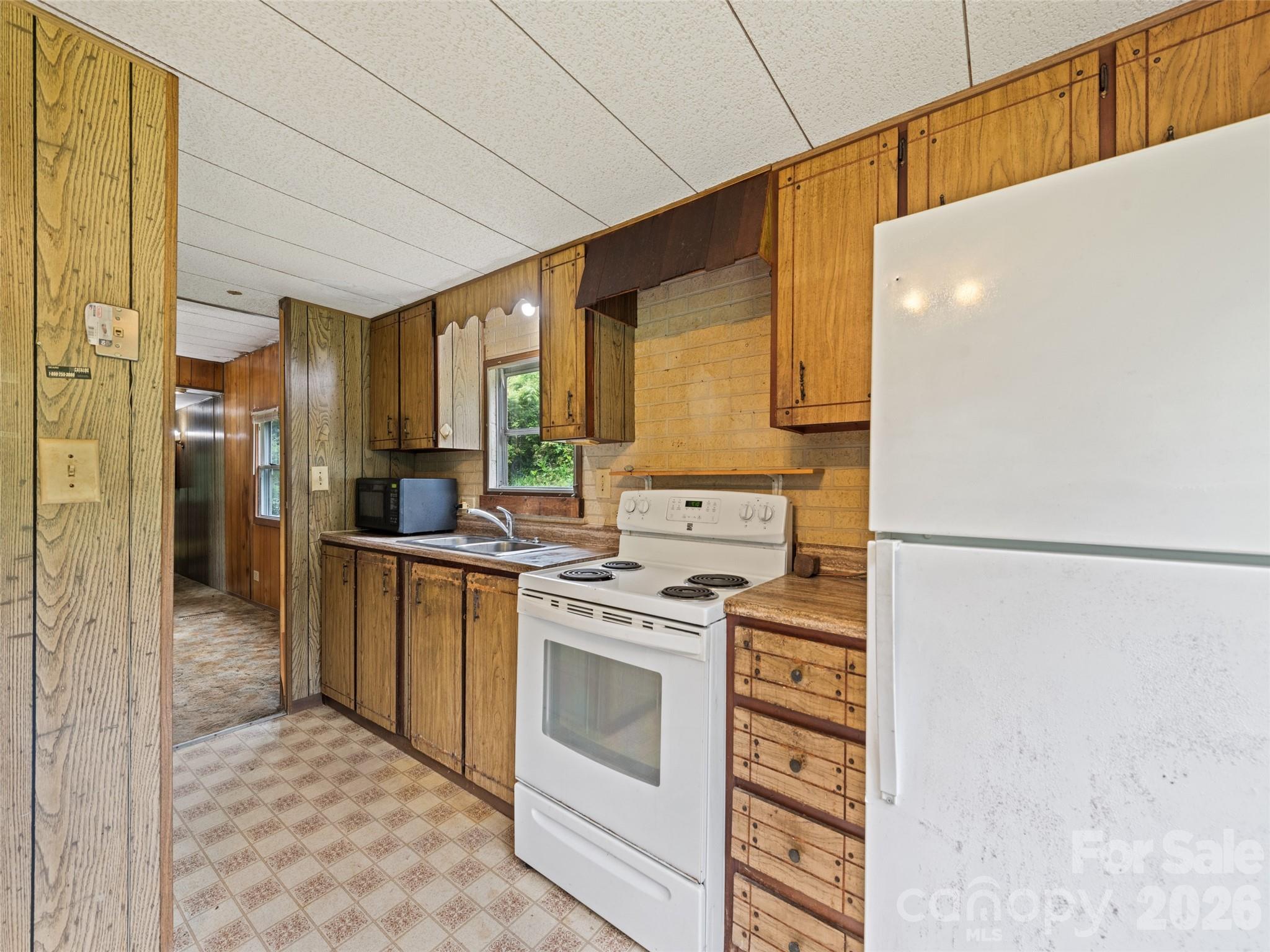 140 Old Leicester Road Asheville, NC 28804 - Photo 24 of 31