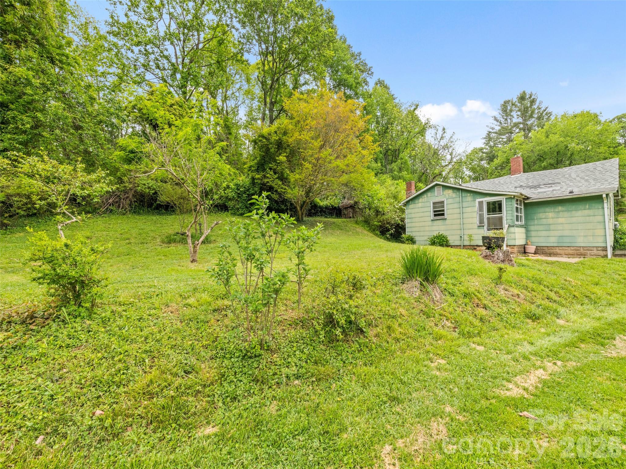 140 Old Leicester Road Asheville, NC 28804 - Photo 4 of 31