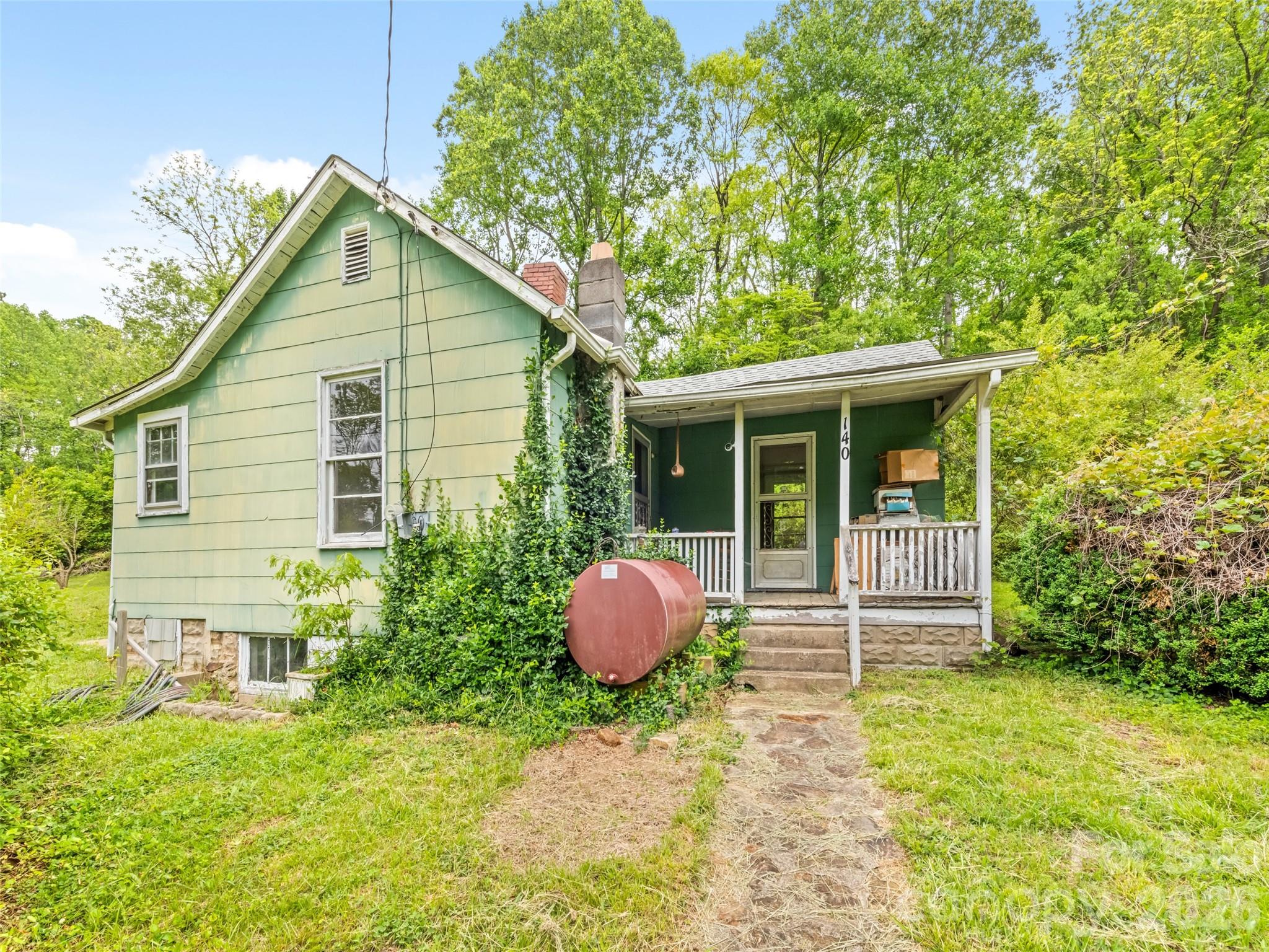 140 Old Leicester Road Asheville, NC 28804 - Photo 8 of 31