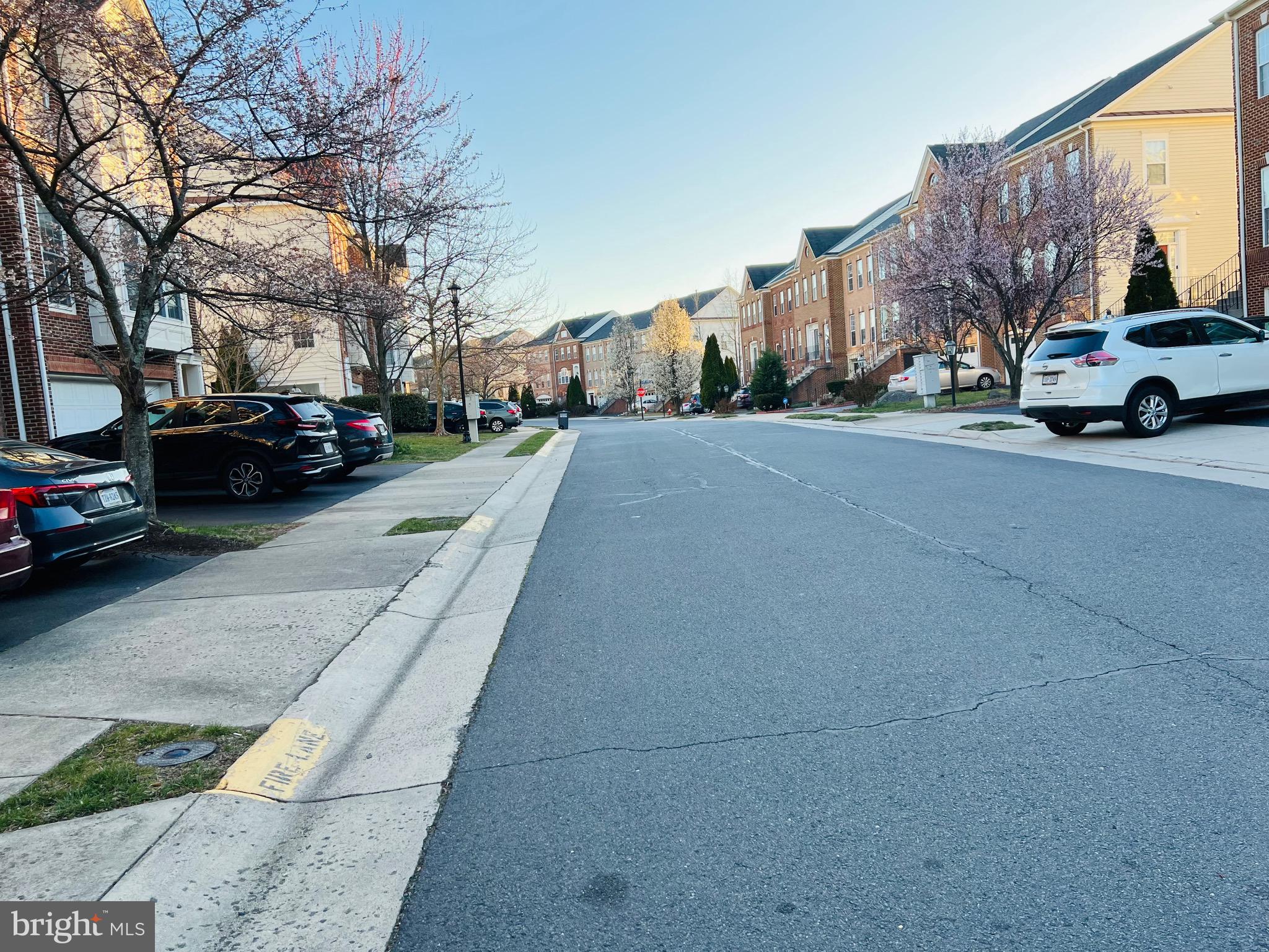 24640 Nettle Mill Square Aldie, VA 20105 - Photo 3 of 48