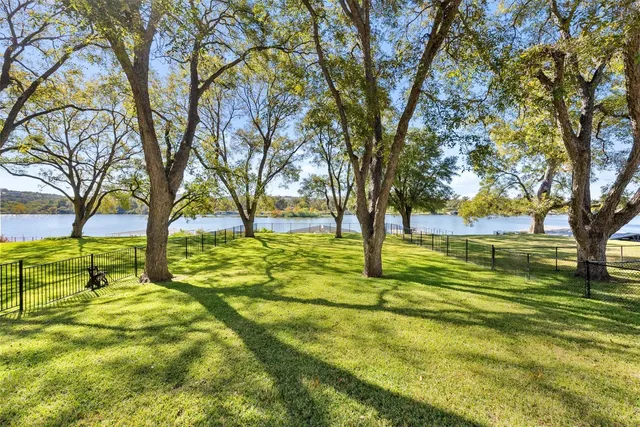 $4,000,000 | 327 Meadowlakes Drive, Meadowlakes, TX 78654