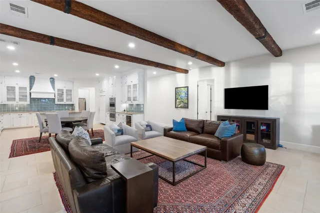 $4,000,000 | 327 Meadowlakes Drive, Meadowlakes, TX 78654