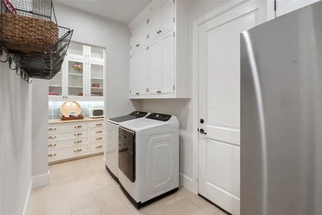 $4,000,000 | 327 Meadowlakes Drive, Meadowlakes, TX 78654