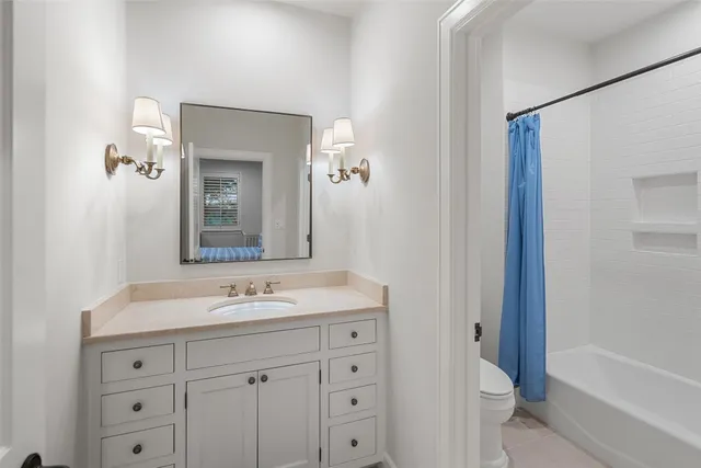 $4,000,000 | 327 Meadowlakes Drive, Meadowlakes, TX 78654