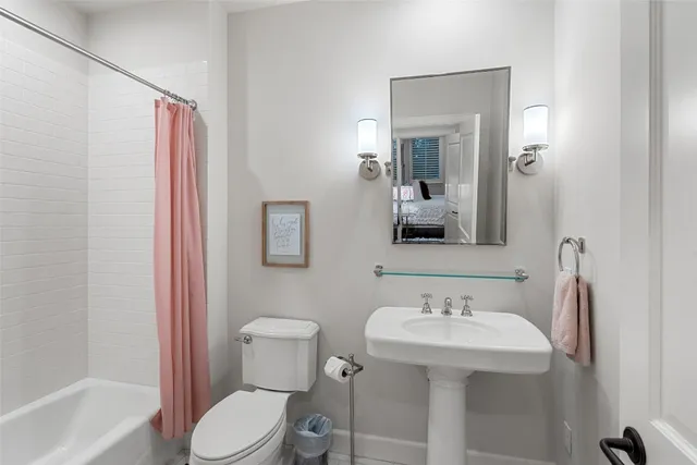 $4,000,000 | 327 Meadowlakes Drive, Meadowlakes, TX 78654