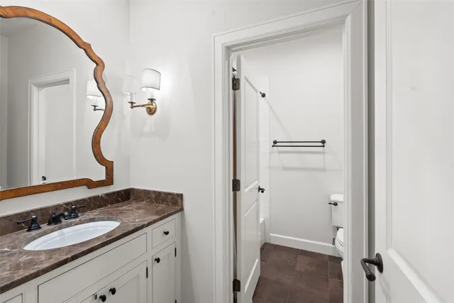 $4,000,000 | 327 Meadowlakes Drive, Meadowlakes, TX 78654