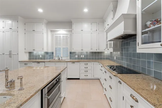 $4,000,000 | 327 Meadowlakes Drive, Meadowlakes, TX 78654