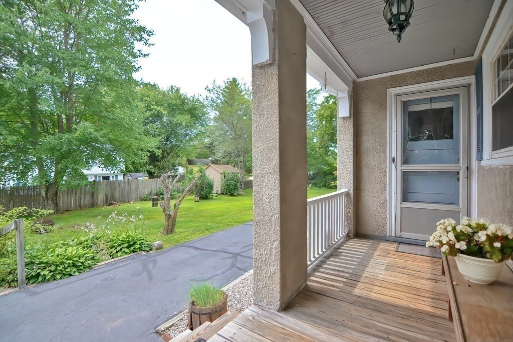 94 Rivulet Street Uxbridge, MA 01569 - Photo 2 of 37 Gallery Image 2