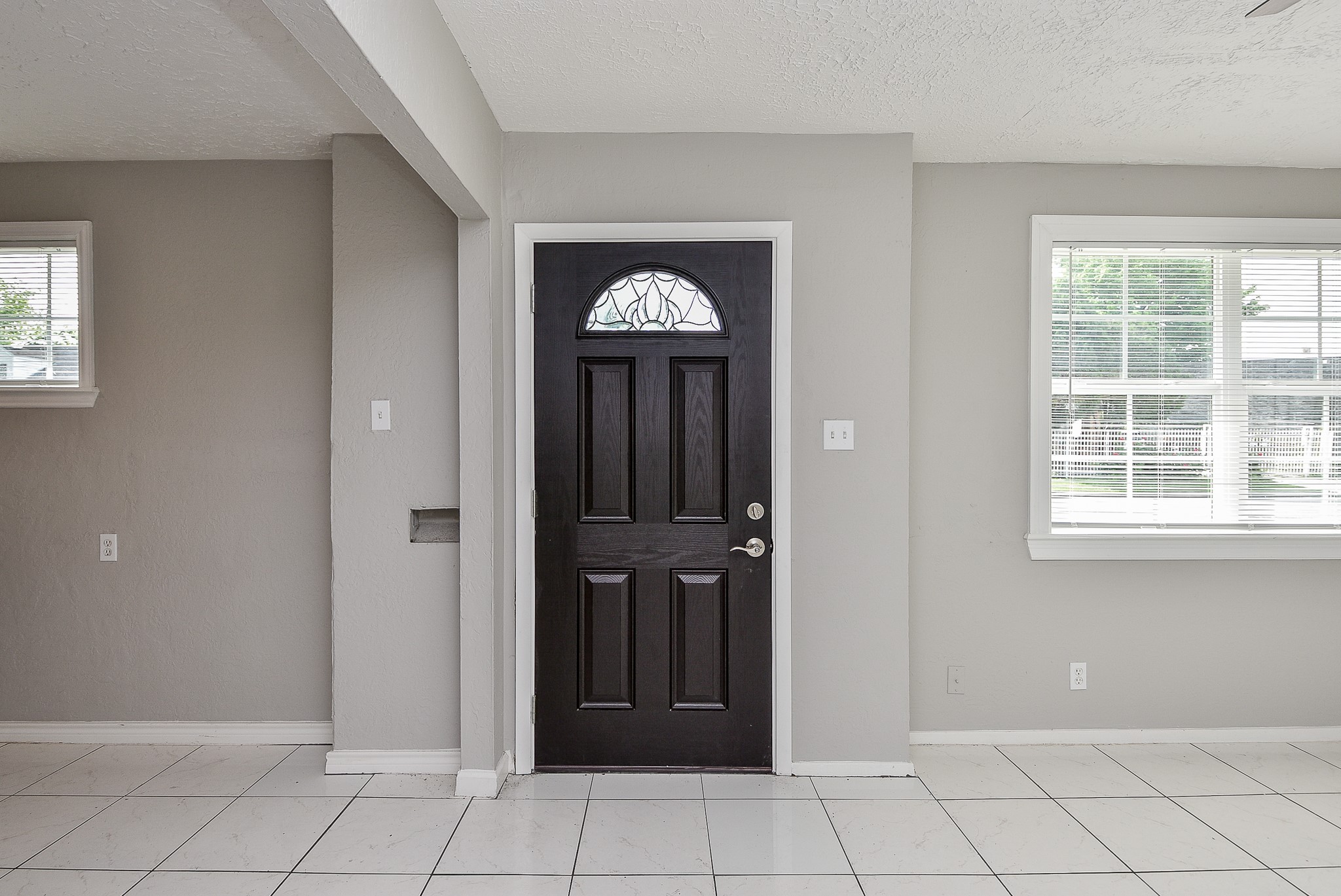 2509 Oakcliff Street Houston, TX 77023 - Photo 8 of 31 a view of a hallway with front door