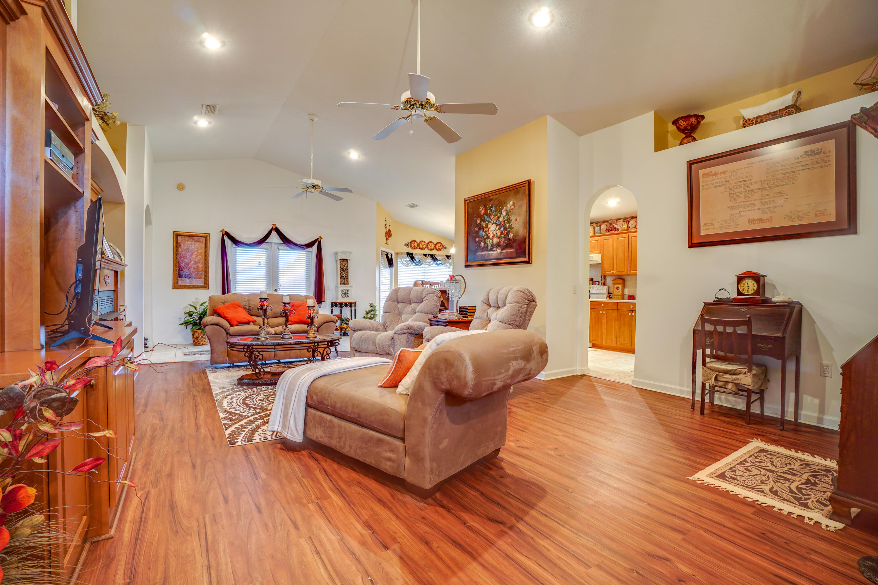 1940 Eldridge Road Cottondale, FL 32431 - Photo 16 of 42 a living room with furniture and a flat screen tv