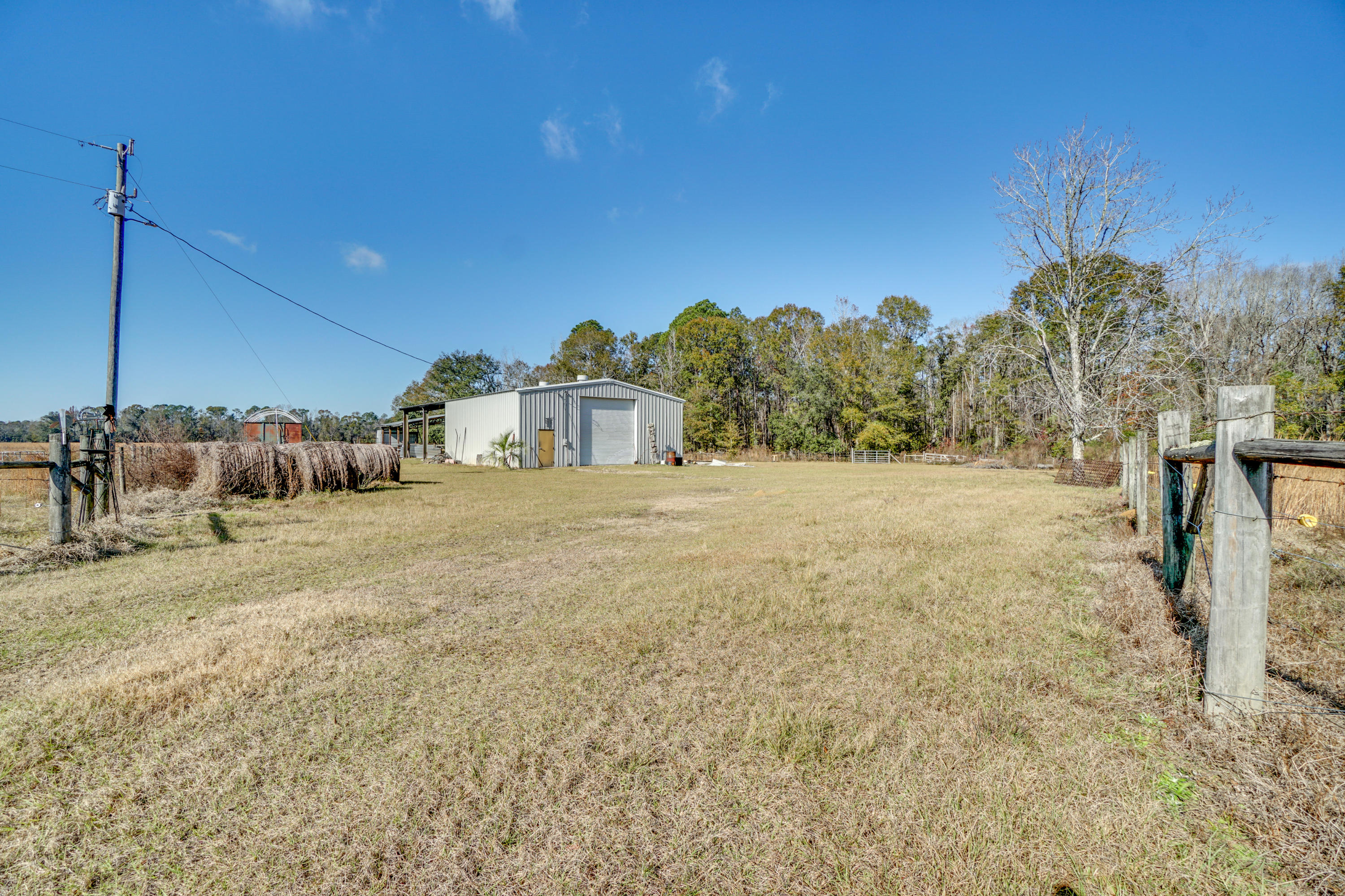 1940 Eldridge Road Cottondale, FL 32431 - Photo 39 of 42 a view of a house with a yard