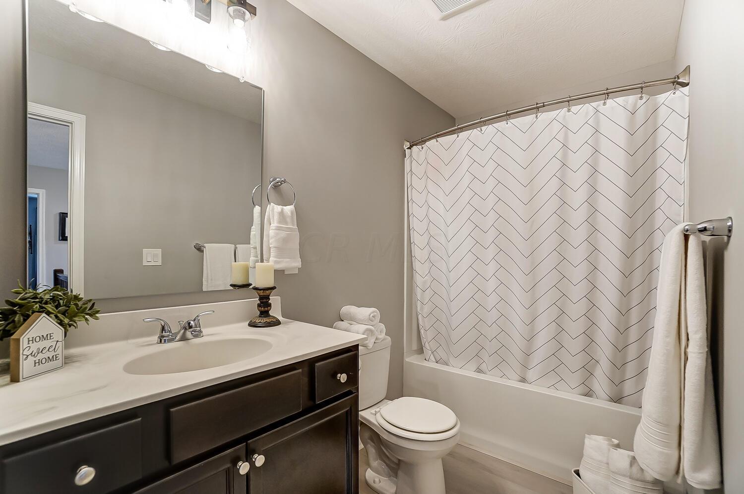 5181 Carters Corner Road Sunbury, OH 43074 - Photo 50 of 74 Hall Full Bath