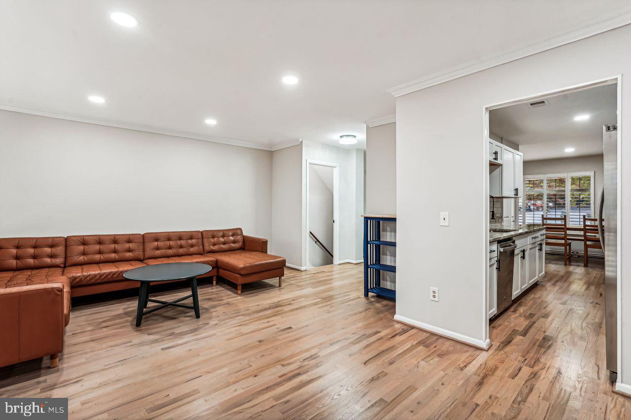 11728 Decade Court Reston, VA 20191 - Photo 12 of 35 Living Room