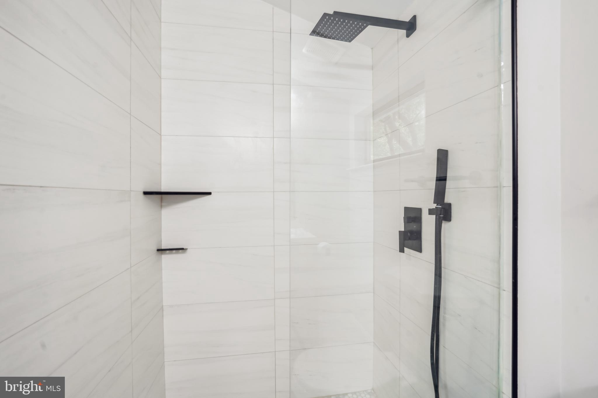 11728 Decade Court Reston, VA 20191 - Photo 17 of 35 Master Shower