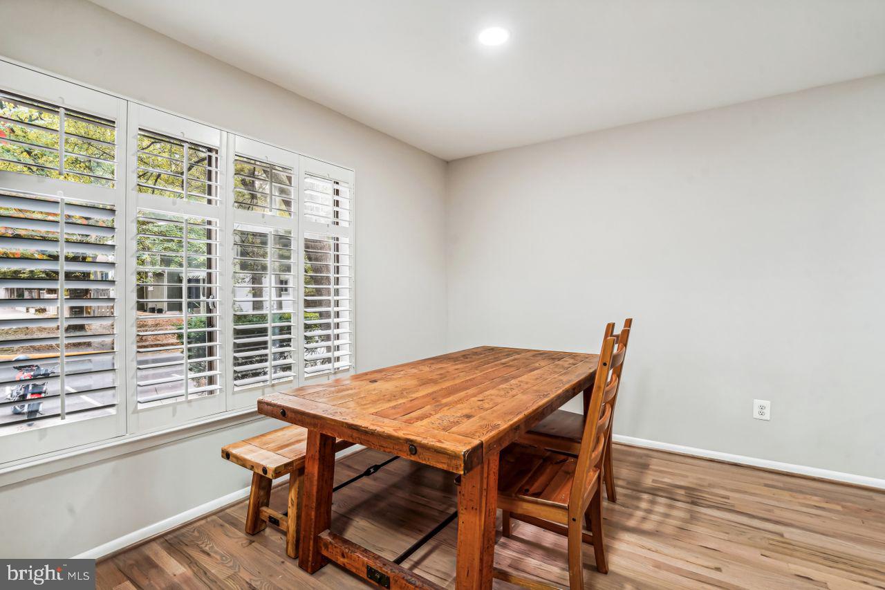 11728 Decade Court Reston, VA 20191 - Photo 6 of 35 Kitchen