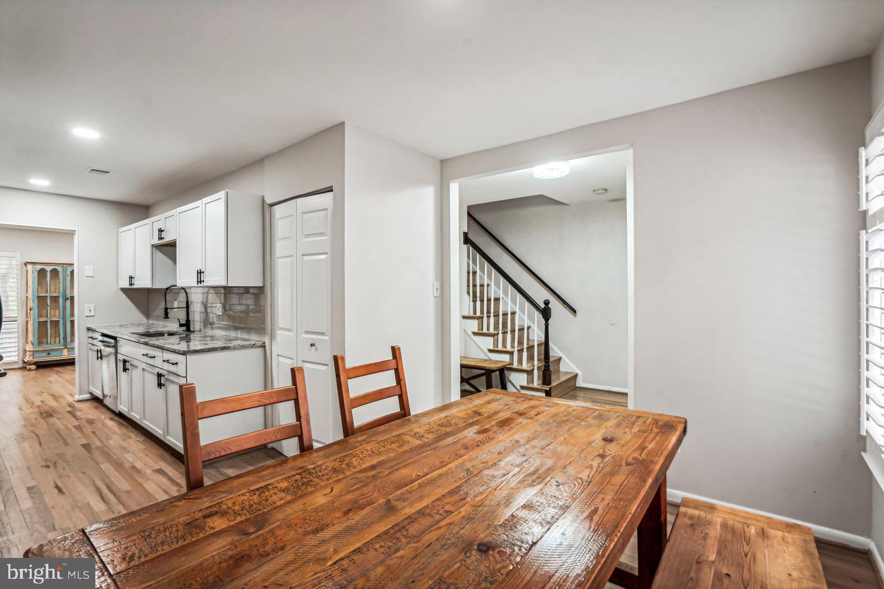 11728 Decade Court Reston, VA 20191 - Photo 7 of 35 Kitchen