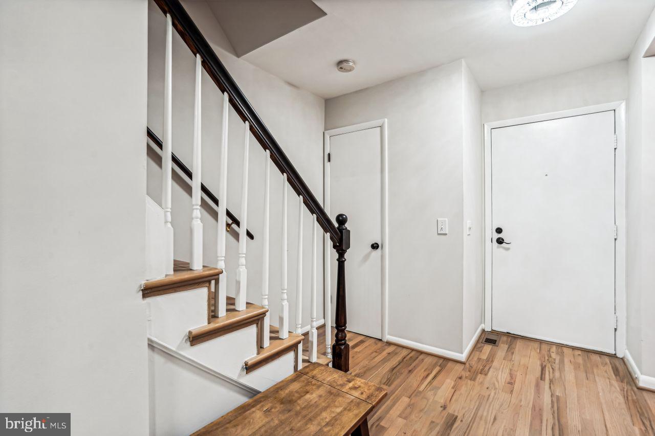 11728 Decade Court Reston, VA 20191 - Photo 8 of 35