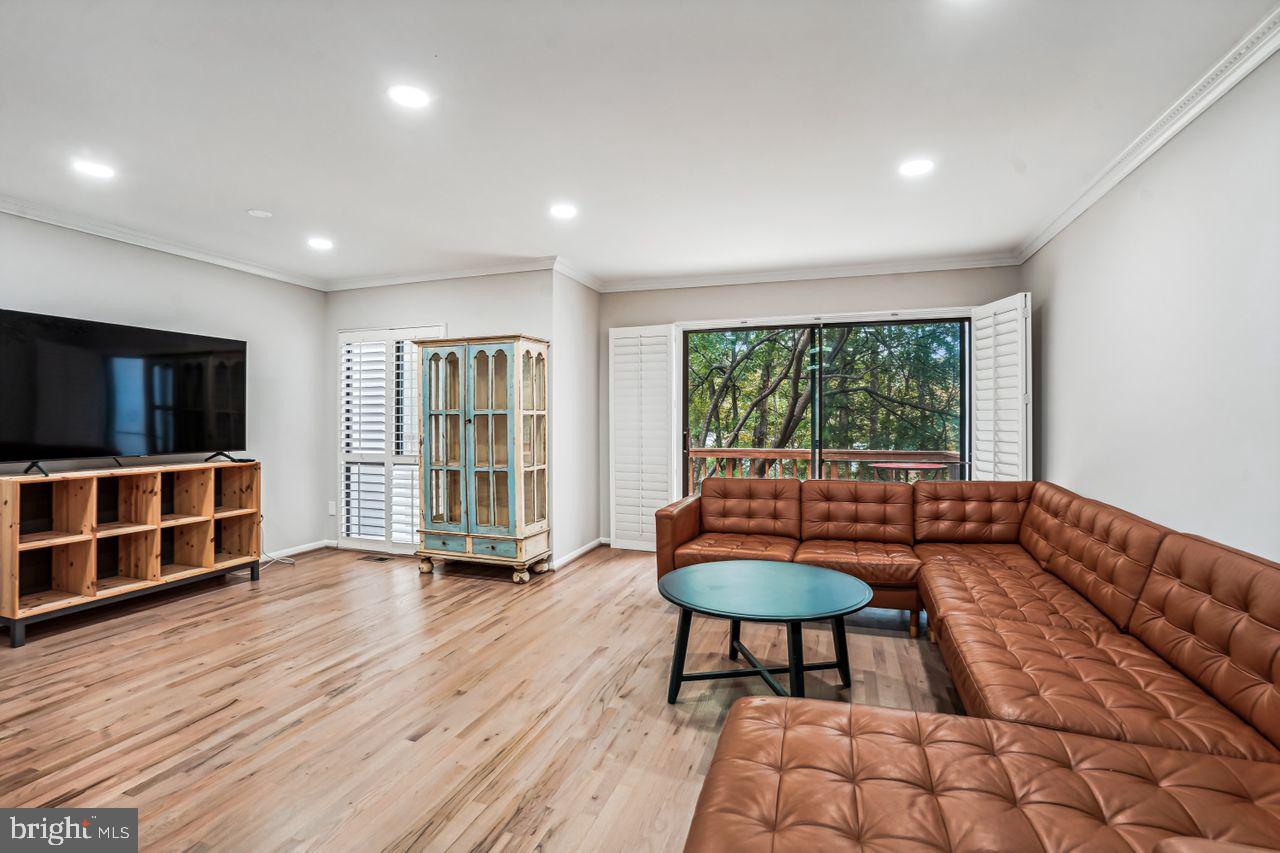 11728 Decade Court Reston, VA 20191 - Photo 10 of 35