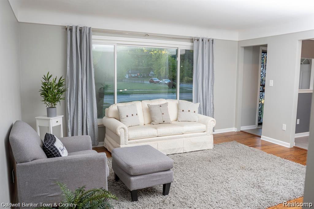 21260 Ridgedale Street Oak Park, MI 48237 - Photo 13 of 23