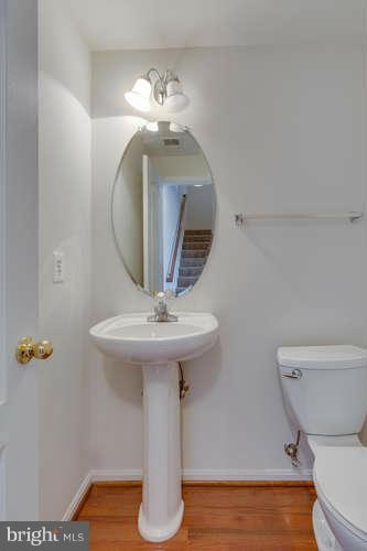 24634 Buttonbush Terrace, Unit 18 Aldie, VA 20105 - Photo 12 of 30 Bath