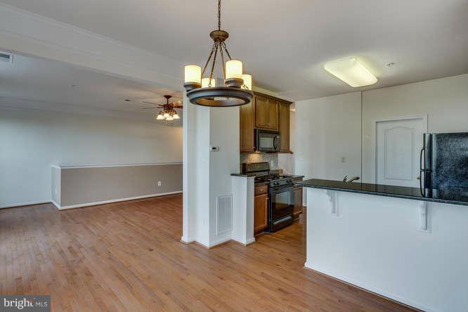 24634 Buttonbush Terrace, Unit 18 Aldie, VA 20105 - Photo 6 of 30 Dining Room