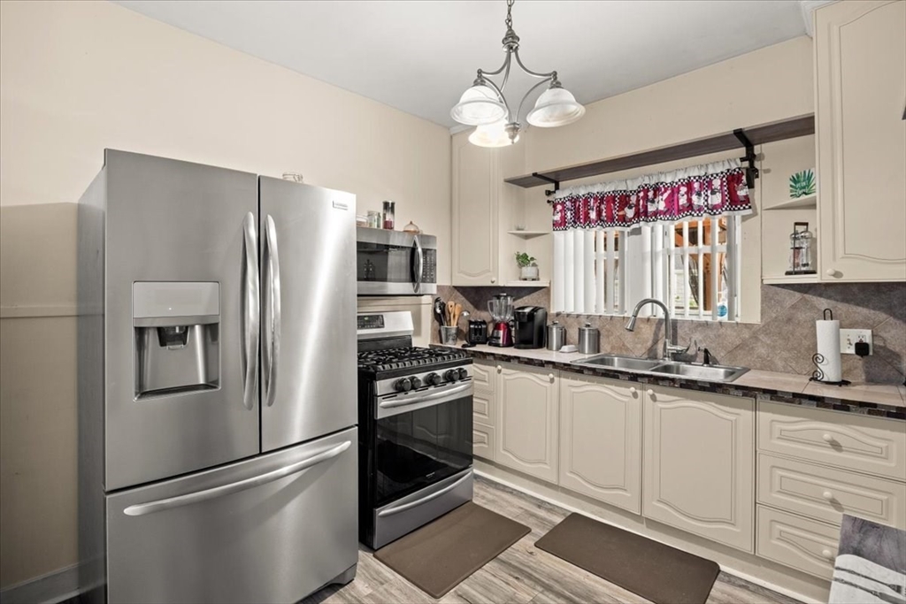 2118 Riverside Avenue Somerset, MA 02726 - Photo 12 of 42