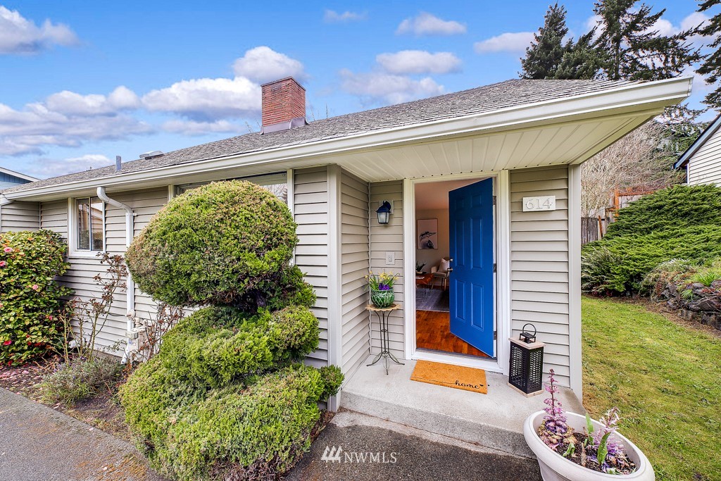 614 Southwest 127th Street Seattle, WA 98146 - Photo 2 of 25 Gallery Image 2