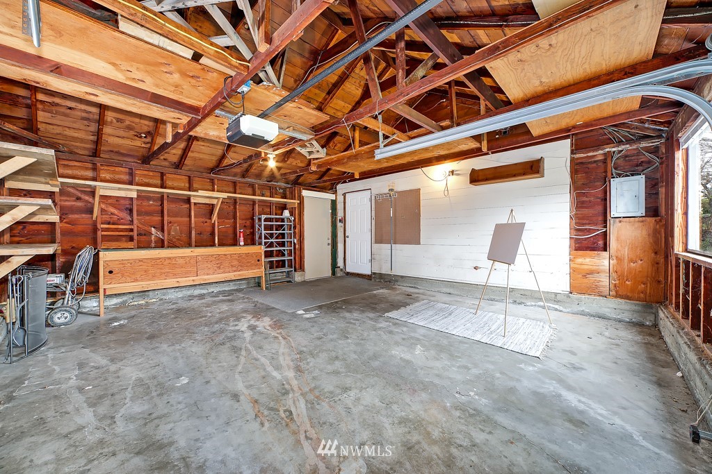 614 Southwest 127th Street Seattle, WA 98146 - Photo 15 of 25 Gallery Image 15