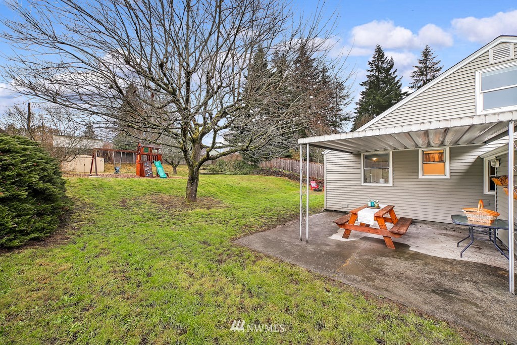 614 Southwest 127th Street Seattle, WA 98146 - Photo 20 of 25 Gallery Image 20