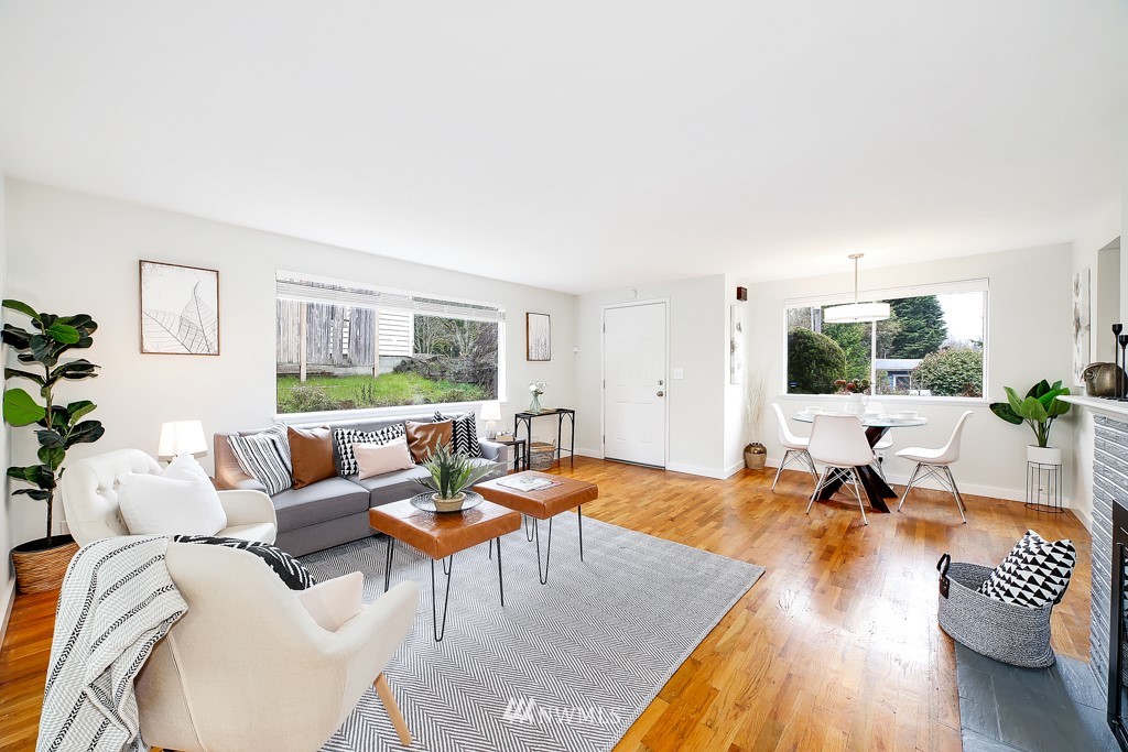 614 Southwest 127th Street Seattle, WA 98146 - Photo 3 of 25 Gallery Image 3