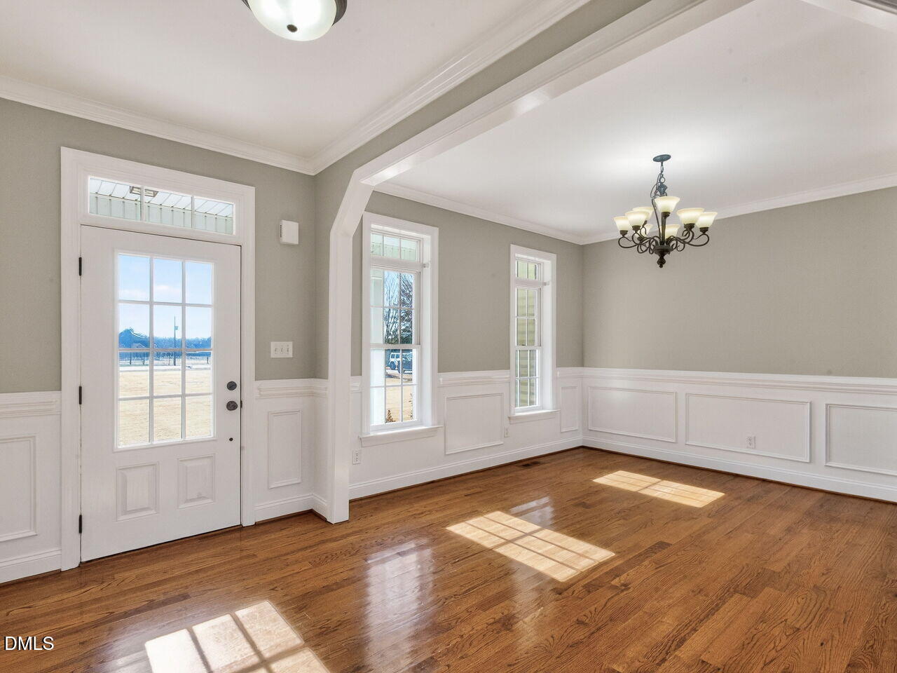Foyer & Dining