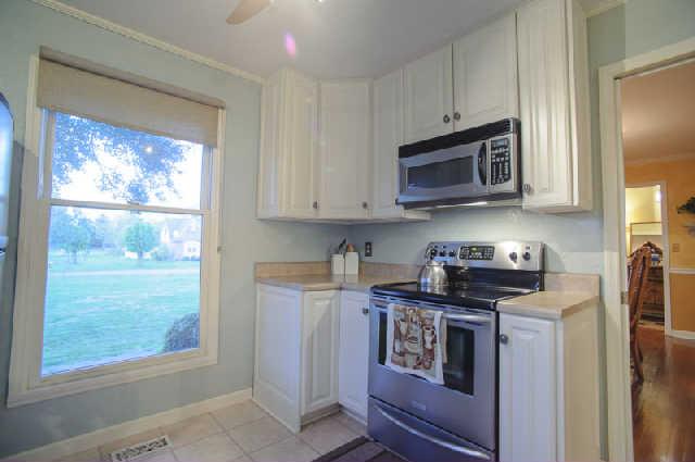 112 Jamestown Road Tullahoma, TN 37388 - Photo 11 of 20 Updated stainless steel appliances are in place.