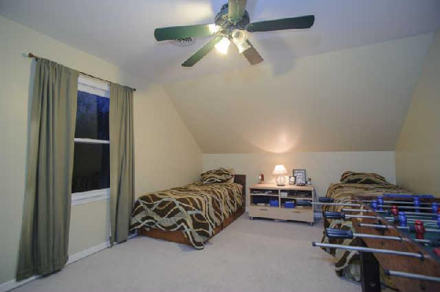 112 Jamestown Road Tullahoma, TN 37388 - Photo 20 of 20 Upstairs spacious guest bedroom with ceiling fan