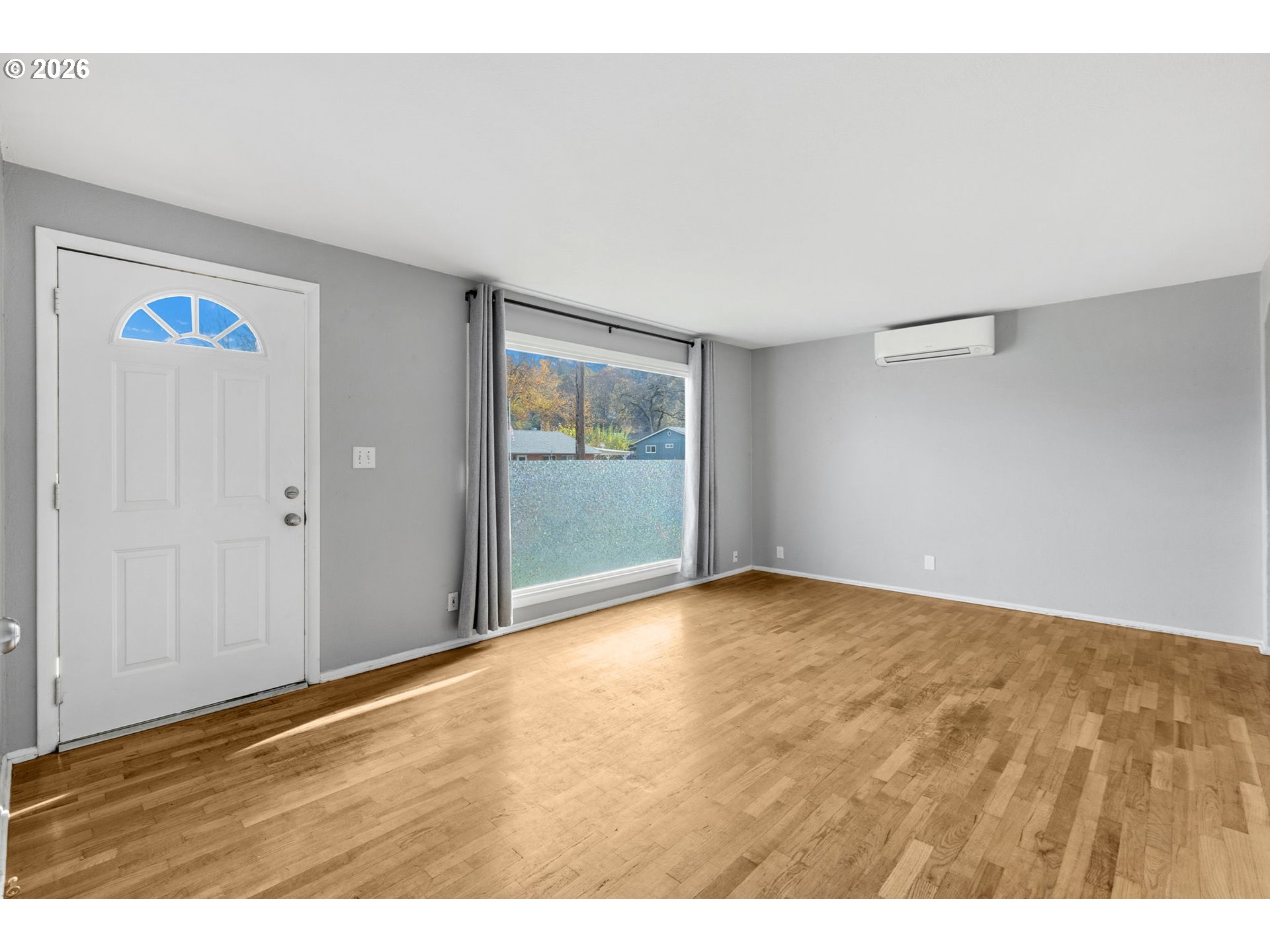 2260 Orr Lane Eugene, OR 97405 - Photo 4 of 31