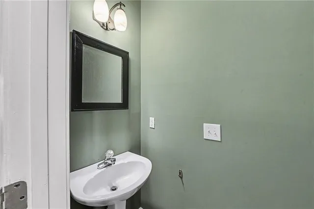 $385,000 | 1808 Northwest 79th Terrace, Kansas City, MO 64151