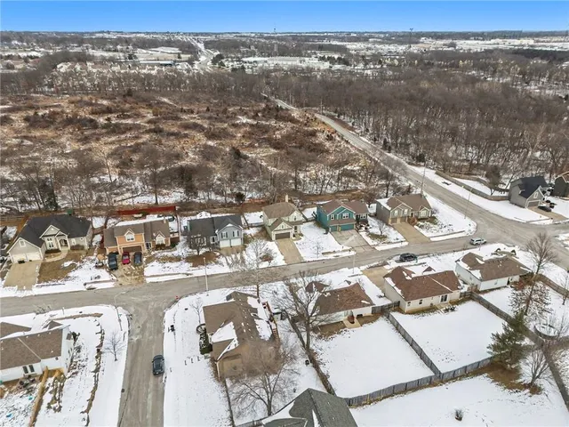 $385,000 | 1808 Northwest 79th Terrace, Kansas City, MO 64151