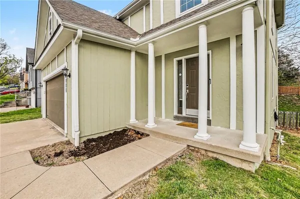 $375,000 | 1808 Northwest 79th Terrace, Kansas City, MO 64151