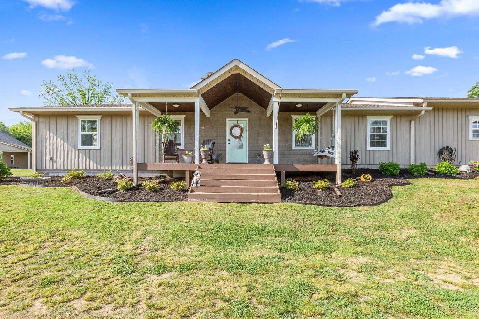 1154 Ridgeway Drive Trion, GA 30753 - Photo 1 of 21 20190509205612514134000000-o